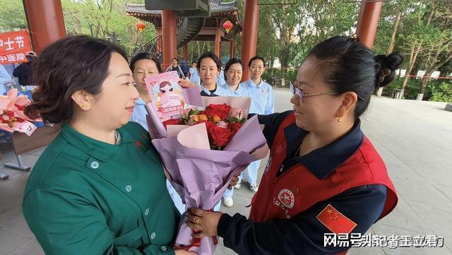 业致敬白衣天使凝聚社会温情k8凯发国际登录沈阳爱心企(图4)