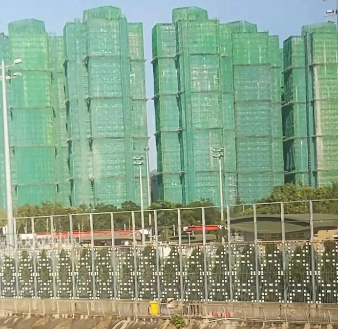 香港致命大火之前小区卷入33亿公修纠纷(图2)